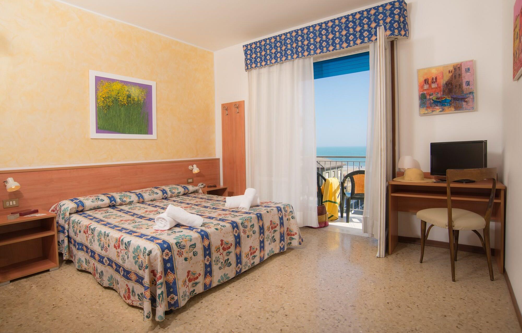 Hotel Azzorre Lido di Jesolo Kültér fotó