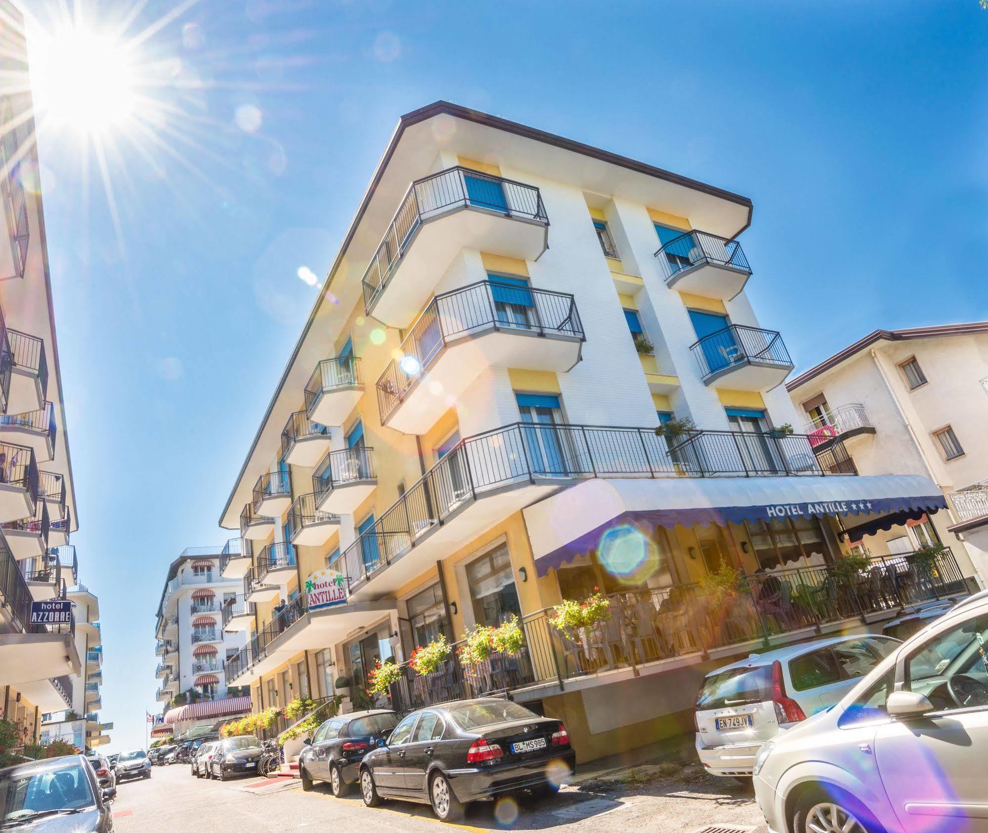 Hotel Azzorre Lido di Jesolo Kültér fotó