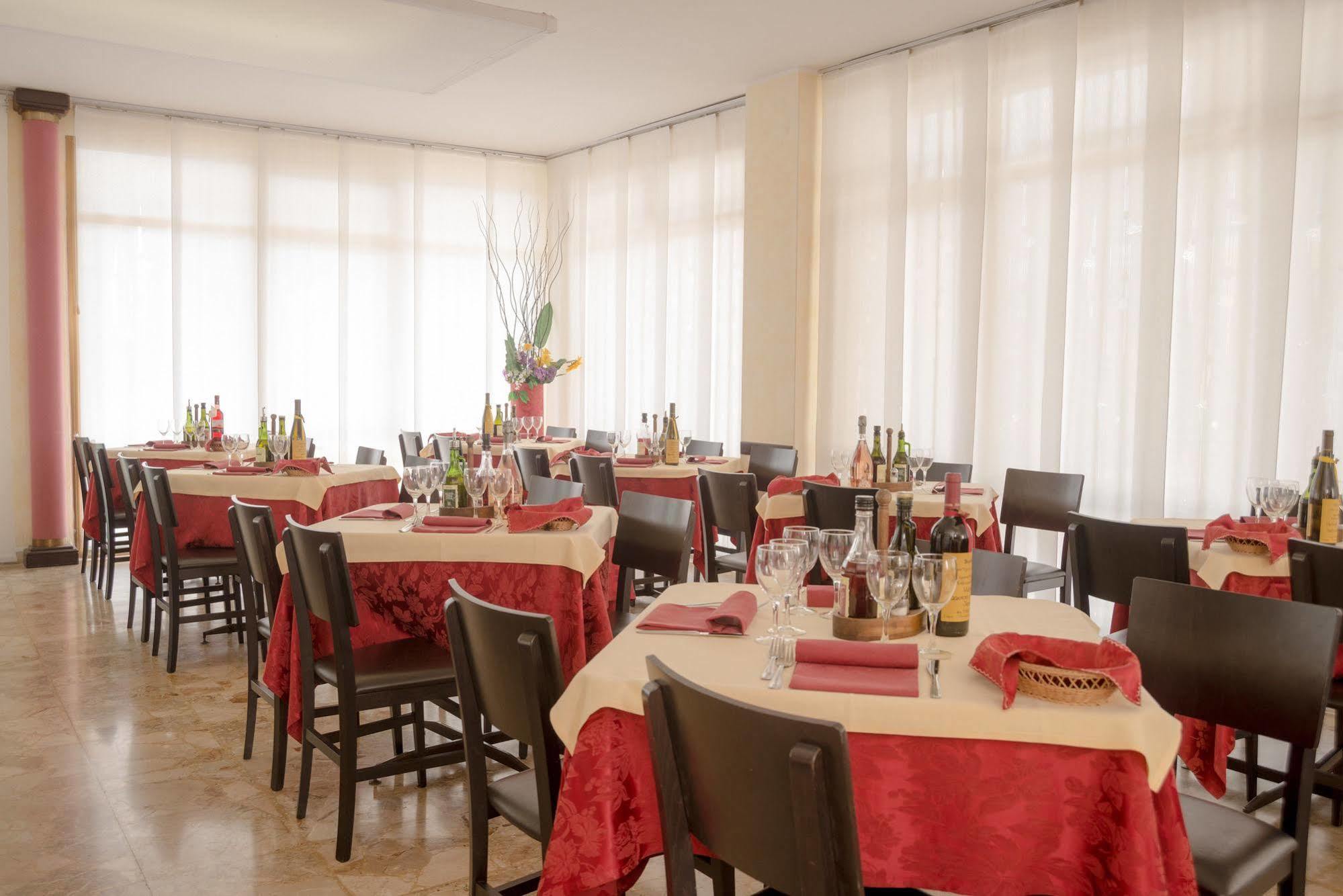 Hotel Azzorre Lido di Jesolo Kültér fotó